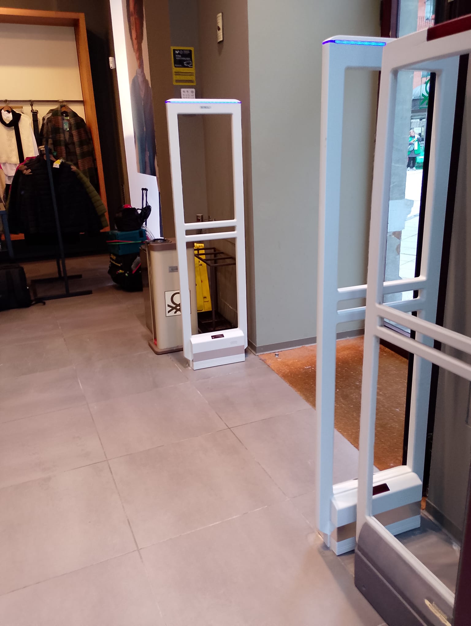 SISTEMA ANTIHURTO FIBERGLASS AM SY-T40-DUAL - Imagen 3