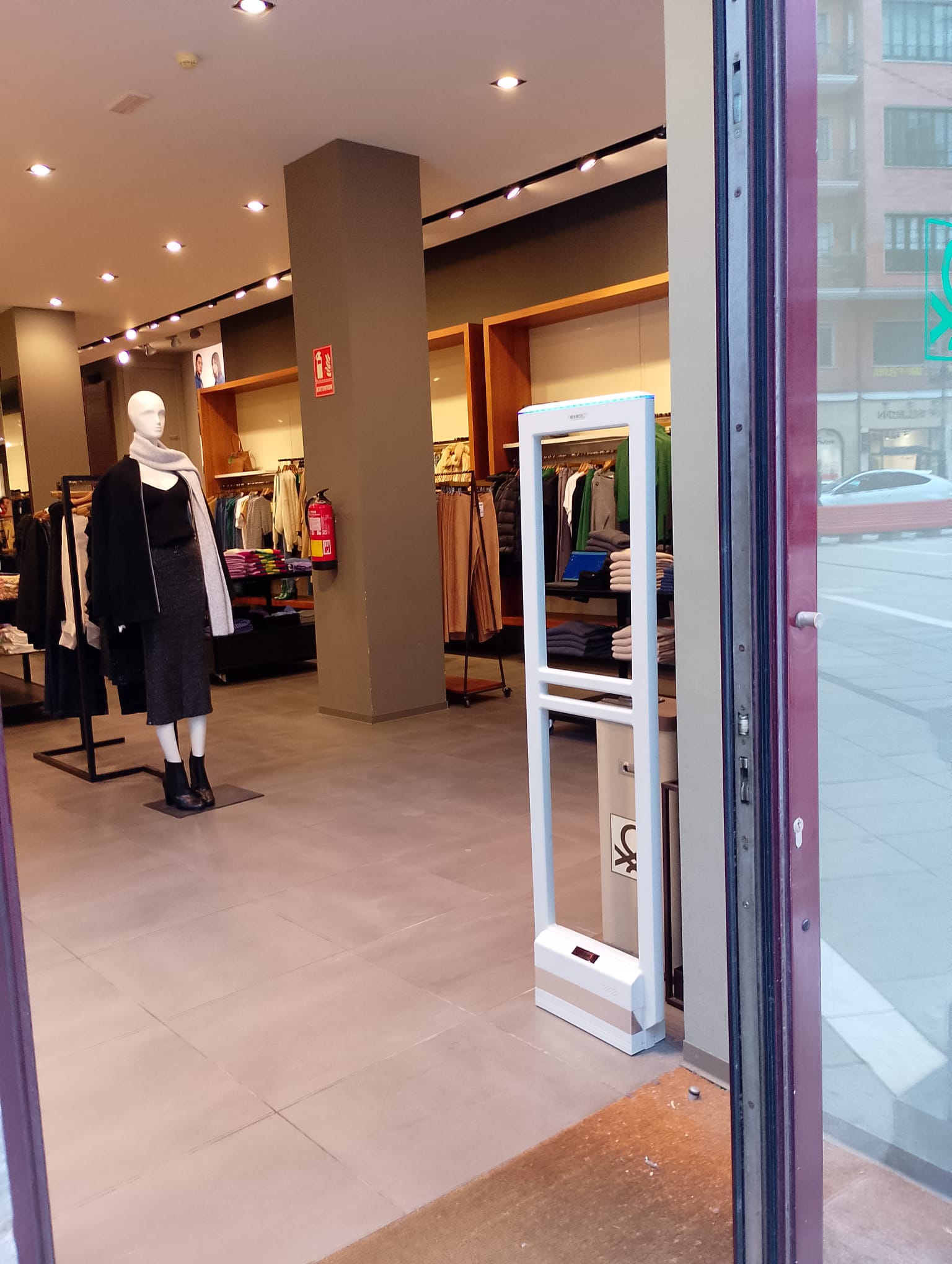 SISTEMA ANTIHURTO FIBERGLASS AM SY-T40-DUAL - Imagen 2